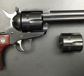 Ruger Blackhawk Flattop Wood/Blued 357Mag/9mm 5.5-inch 6Rnd 2 Cylinders